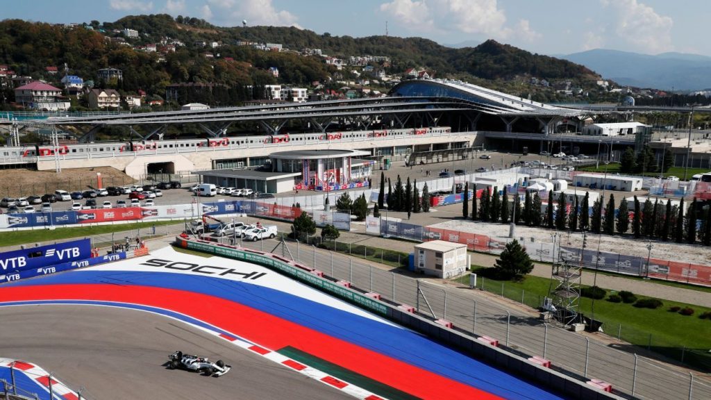 Valtteri Bottas beats Hamilton in FP2