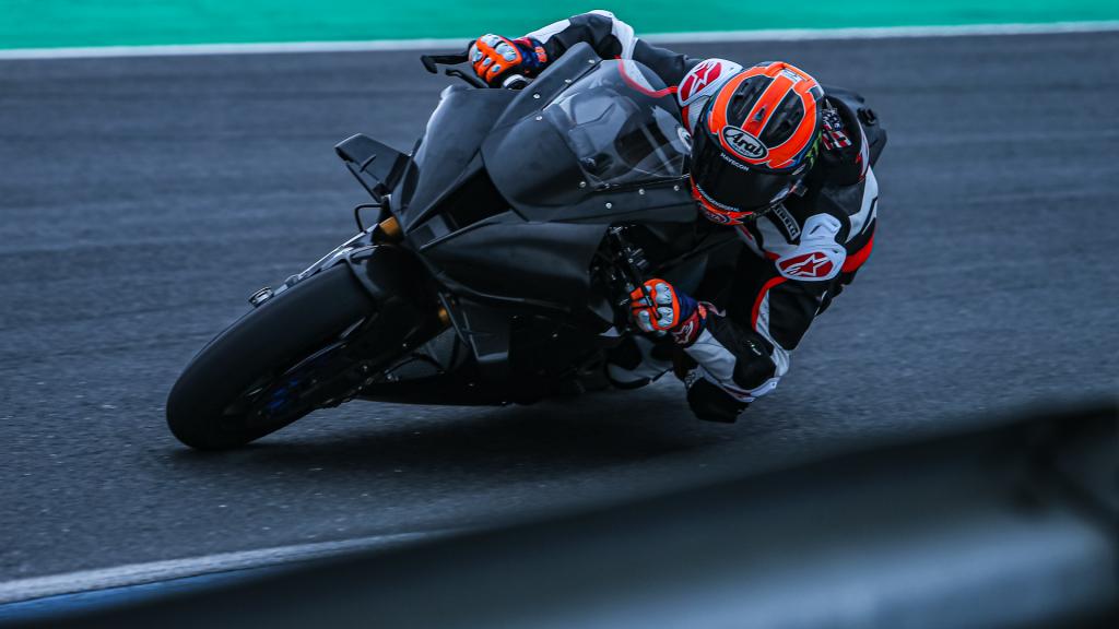 Van der Mark tests the BMW M1000RR