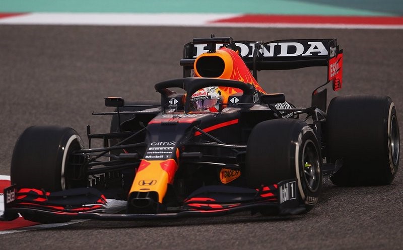 Verstappen tops in Bahrain test III as Hamilton spins again