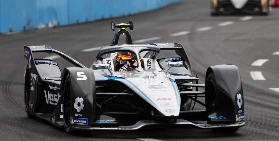 Stoffel Vandoorne takes pole for the Rome Formula E season opener