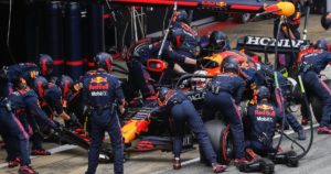 Mercedes wants Red Bull's pit stop equipment investigated