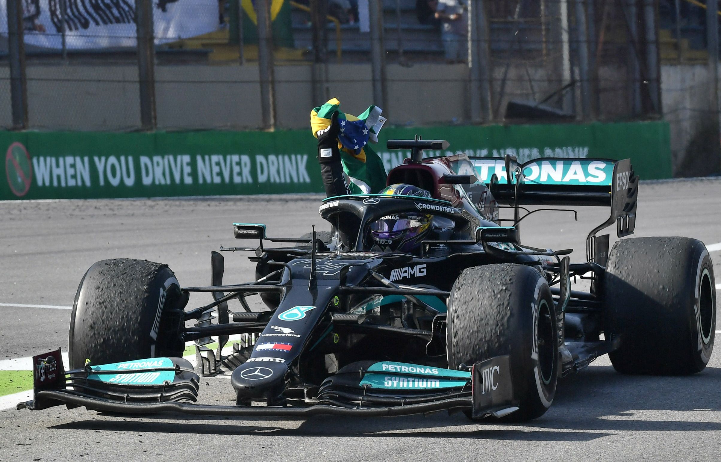 Hamilton receives a fine for seatbelt infringement after Sao Paulo GP win