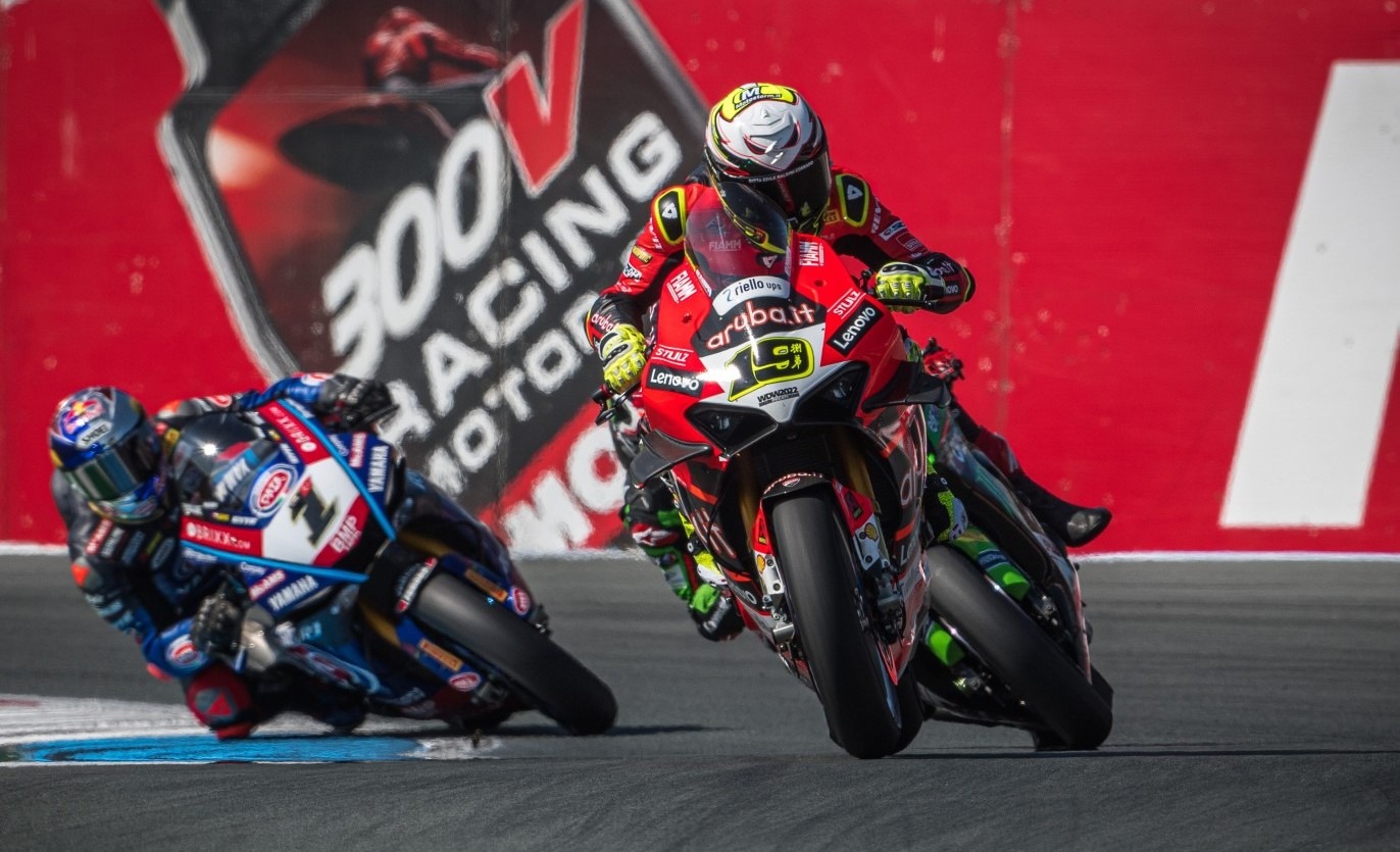 Alvaro Bautista wins final Assen superbike race as Rea and Razgatlioglu clash