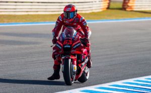 Bagnaia maintains good form to take pole in Jerez