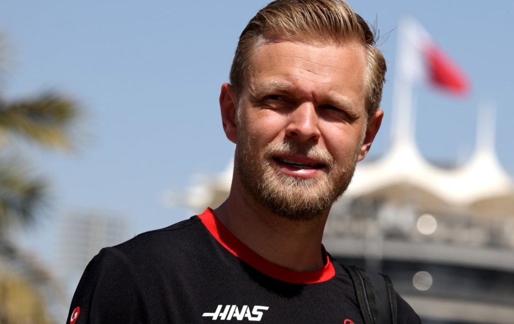 Kevin Magnussen celebrates new born daughter