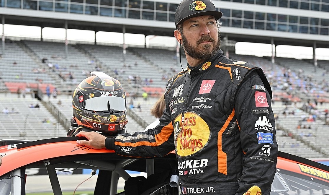 Truex Jr. extends contract with Joe Gibbs Racing for 2024