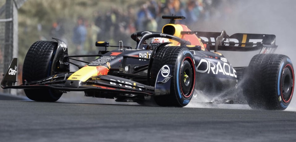 Verstappen edges Norris to claim home pole at Zandvoort