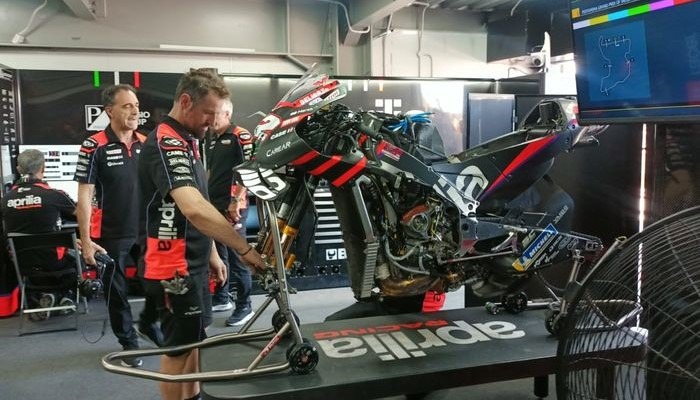 Aprilia gets rid of new clutch system after disputes from rival teams