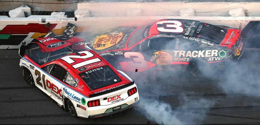 Multiple cars crash on lap 6 at the rain delayed Daytona 500