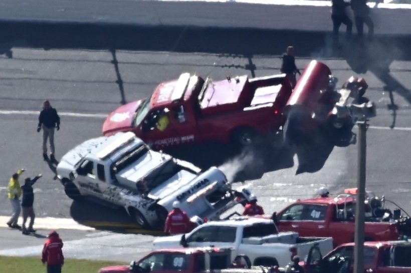 Two NASCAR jet dryers collide ad spill fuel ahead of Daytona 500