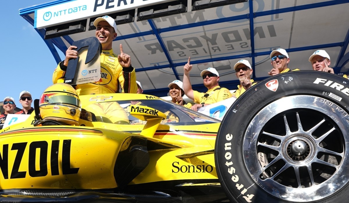 Scott McLaughlin claims Indy 500 pole as Penske takes 1-2-3 in qualifying