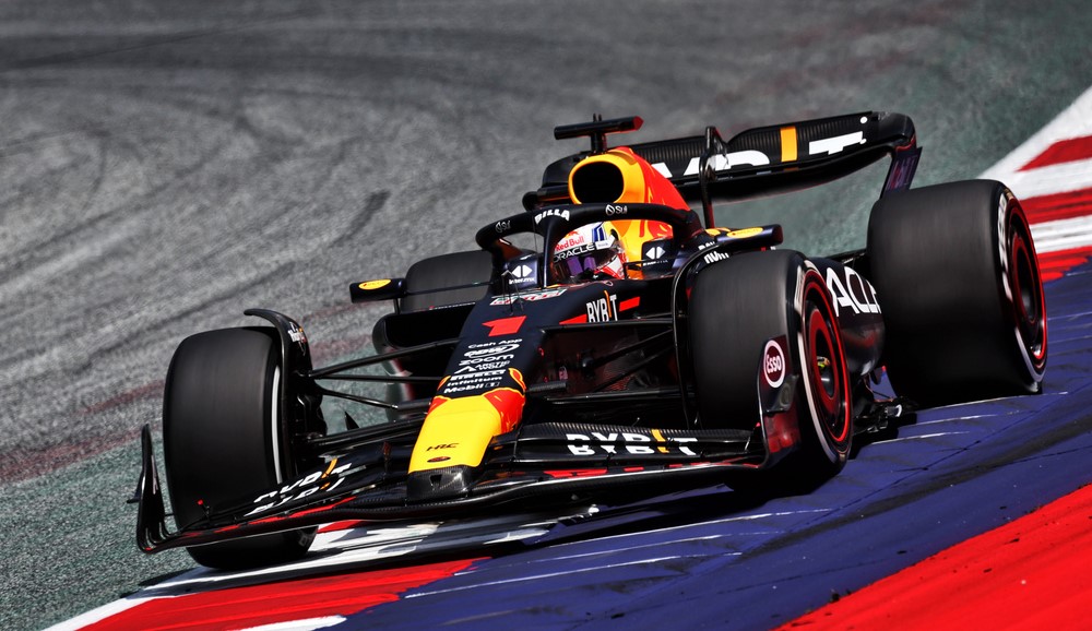 Austrian Grand Prix: Verstappen overcomes engine trouble to top FP1