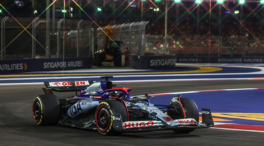 Ricciardo's fastest lap in Singapore raises eyebrows over Red Bull-RB relationship