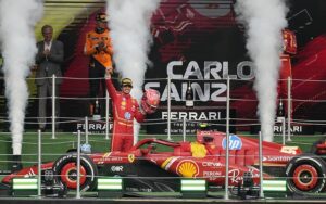 Carlos Sainz wins 2024 Mexico City Grand Prix, Verstappen suffers time penalty