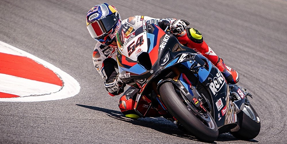 Toprak Razgatlioglu closes in on the title after winning Race 1 at the 2024 Estoril WorldSBK