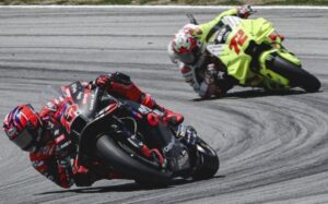 Watch violent crash between Marco Bezzecchi and Maverick Vinales in Australian MotoGP Sprint