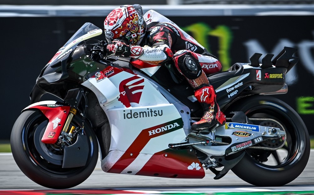 Solidarity Barcelona MotoGP: Nakagami fastest ahead of Acosta in opening practice