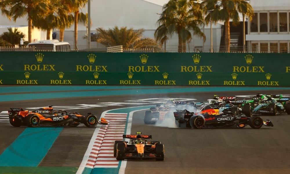 Verstappen's penalty after Piastri incident in Abu Dhabi puts him at risk of a race ban