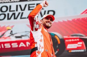 Nissan's Oliver Rowland overcomes Porsche duo to win Mexico City E-Prix 2025