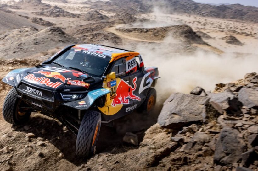 Toyota's Seth Quintero handed Dakar Stage 1 win after helping stranded Laia Sanz