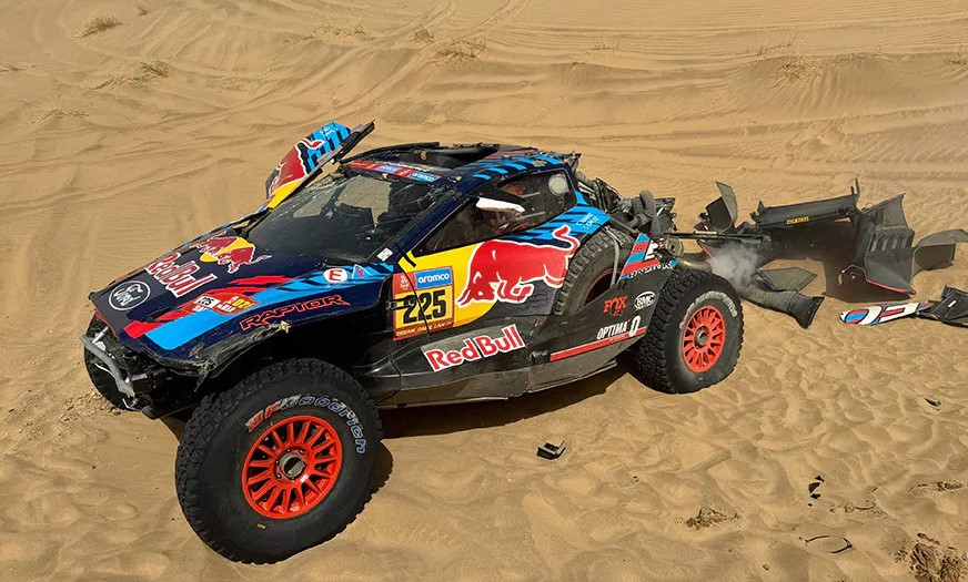 Carlos Sainz's crash Stage 2 Dakar Rally 2025