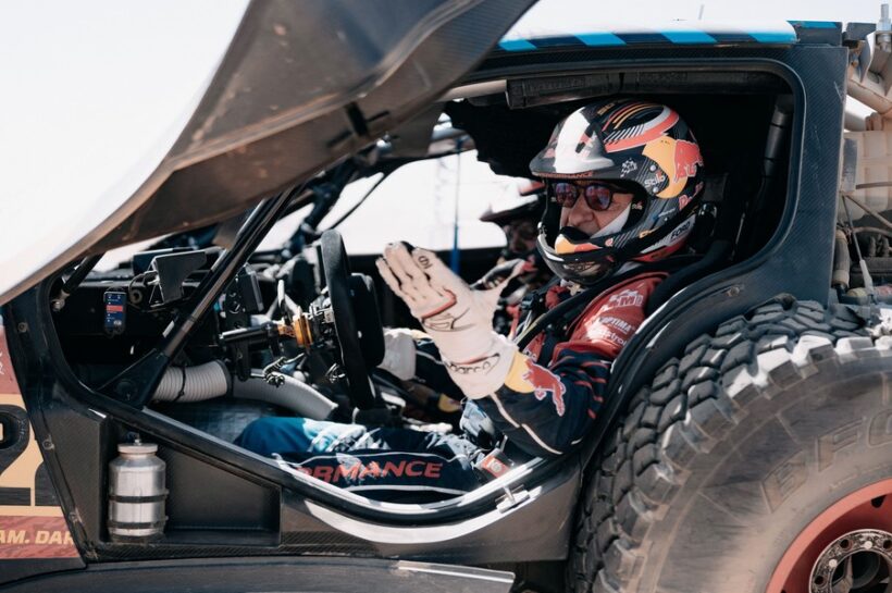 Carlos Sainz Sr withdraws from Dakar Rally 2025 after irrepairable damage to his Ford Raptor following crash