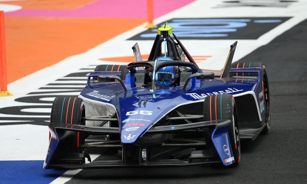 Mexico City E-Prix 2025: Jake Hughes fastest in wet second practice