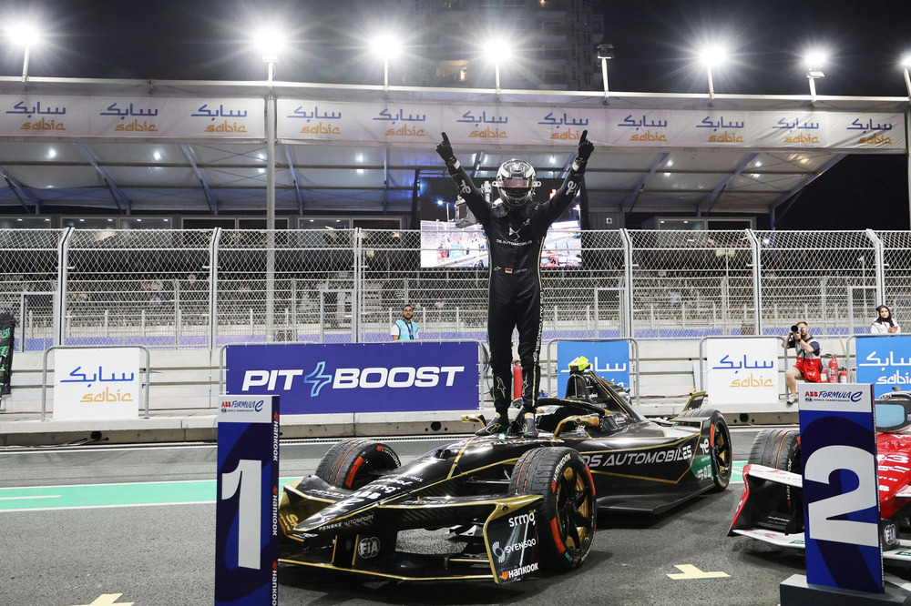 Jeddah E-Prix 2025 Maximilian Günther inaugural win Oliver Rowland