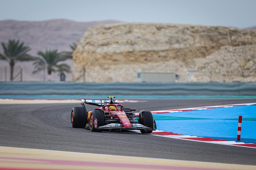 Bahrain F1 testing,Carlos Sainz,Lewis Hamilton