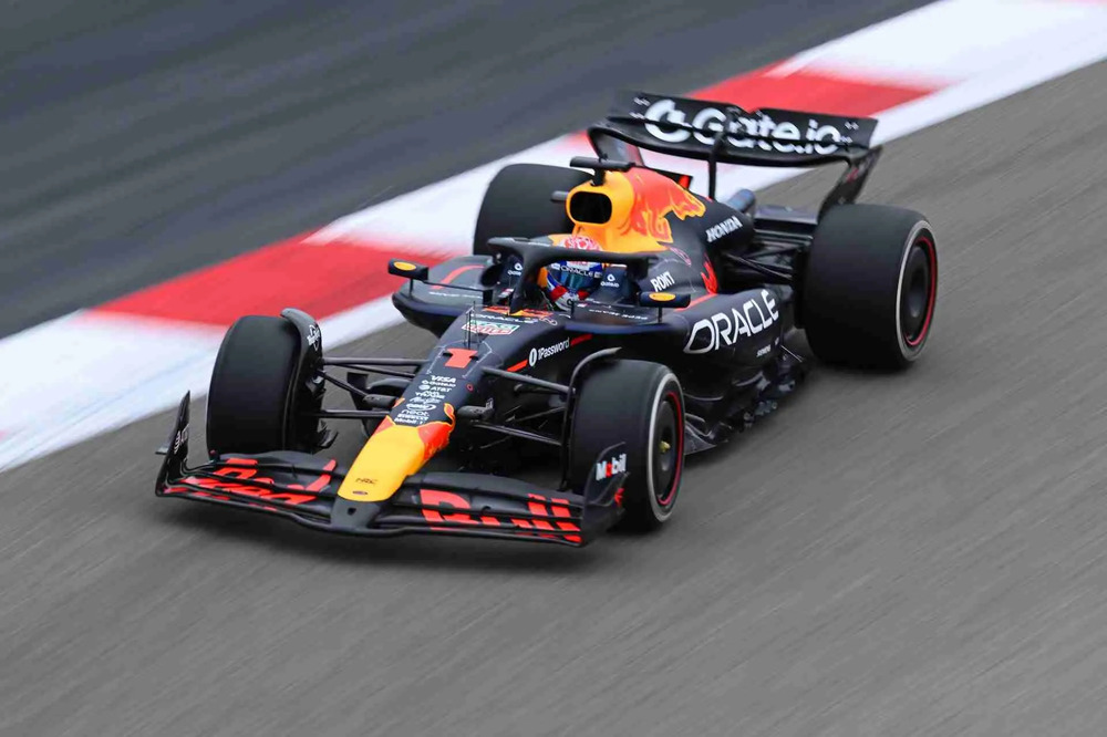 Red Bull RB21 debut,2025 F1 Bahrain pre-season testing,Verstappen