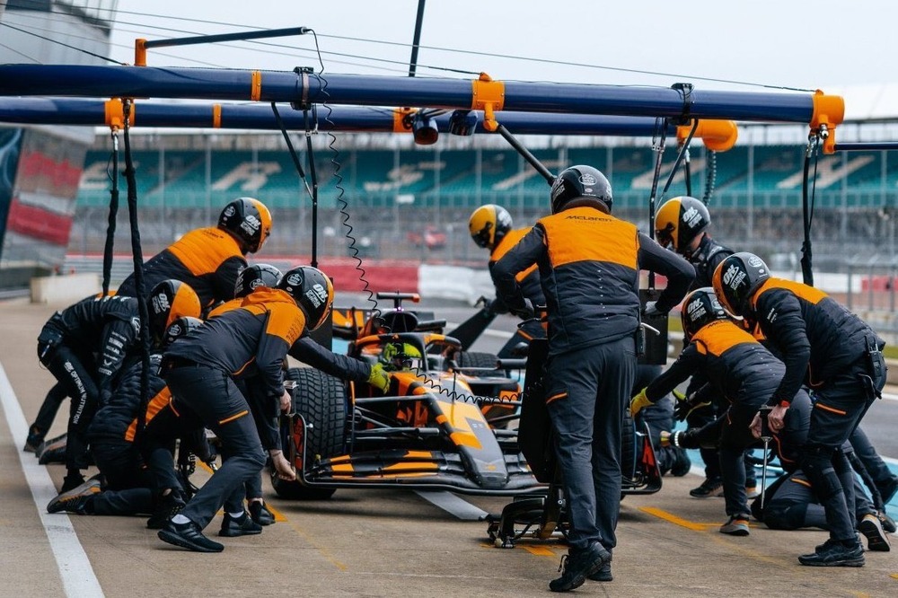 McLaren's 2025 F1 car,MCL39,track debut