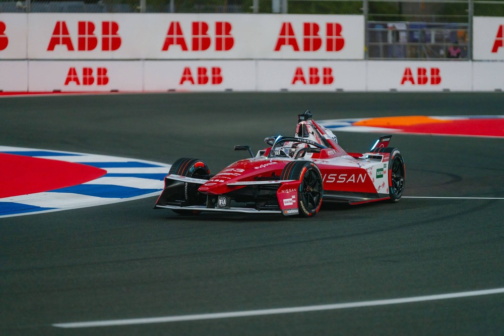 Jeddah E-Prix FP1 Oliver Rowland Nissan