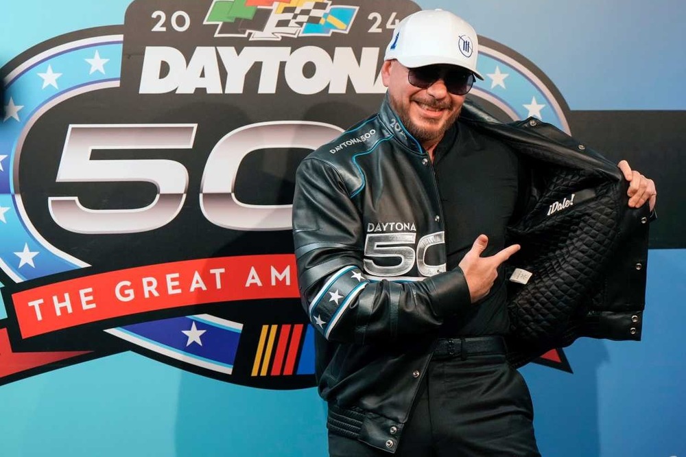 Pitbull leaves Trackhouse Racing Daytona 500