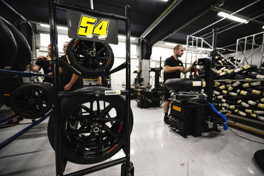 MotoGP tyre supplier,Pirelli